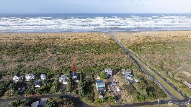 373 Sand Dune Avenue NW, Ocean Shores, WA 98569