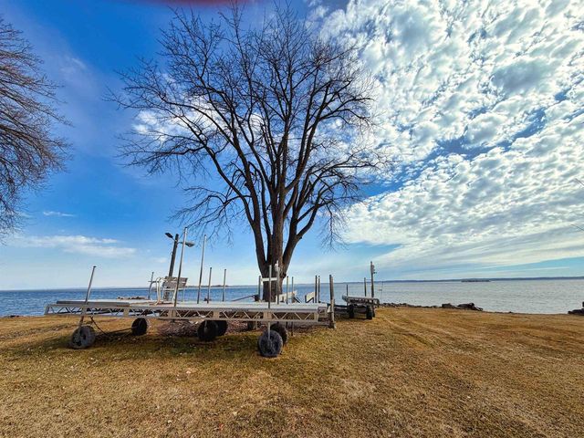 7852 S US HIGHWAY 45, Oshkosh, WI 54902