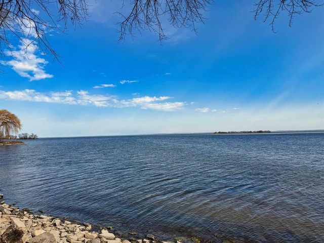 7852 S US HIGHWAY 45, Oshkosh, WI 54902