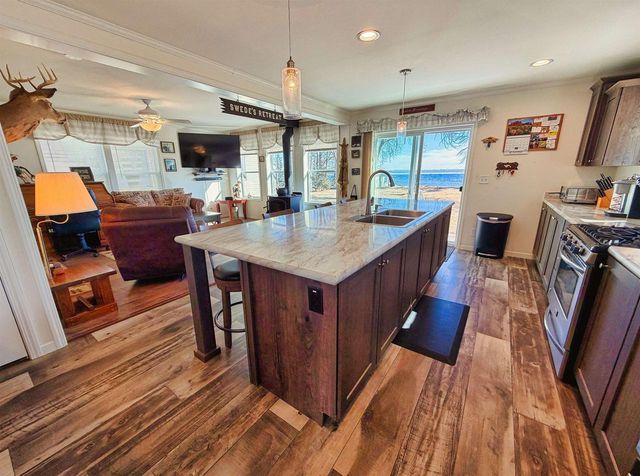 7852 S US HIGHWAY 45, Oshkosh, WI 54902