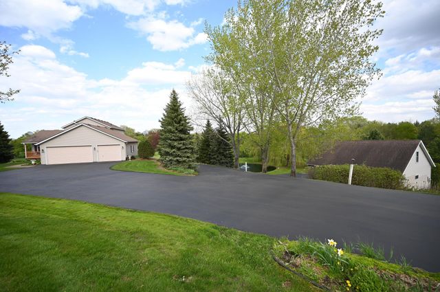 20247 Lake Ridge Drive, Prior Lake, MN 55372