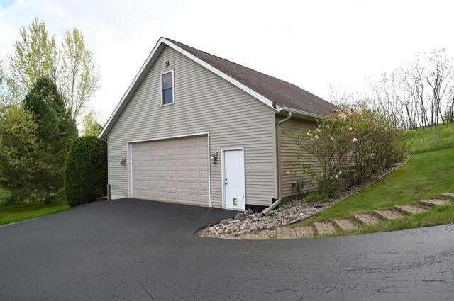 20247 Lake Ridge Drive, Prior Lake, MN 55372