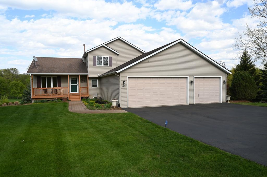 20247 Lake Ridge Drive, Prior Lake, MN 55372