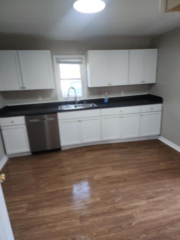 119 10th Avenue S, South Saint Paul, MN 55075