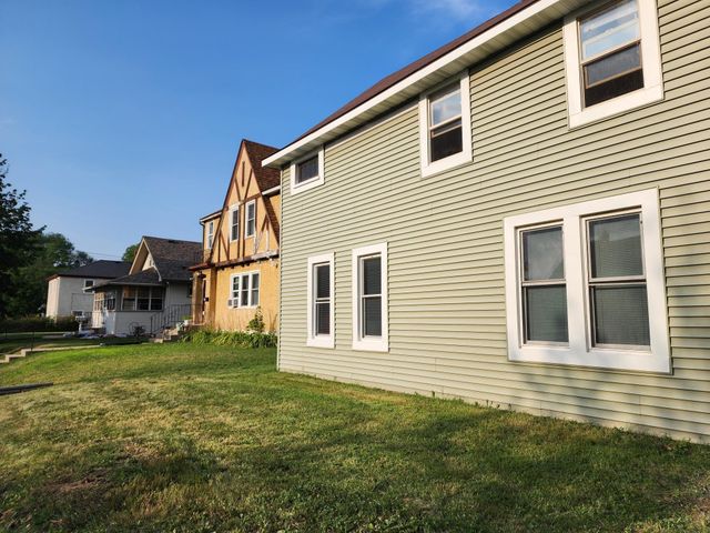 119 10th Avenue S, South Saint Paul, MN 55075