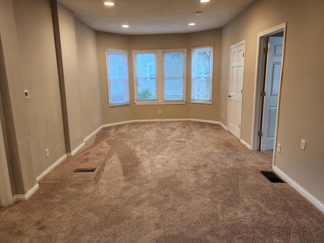 119 10th Avenue S, South Saint Paul, MN 55075