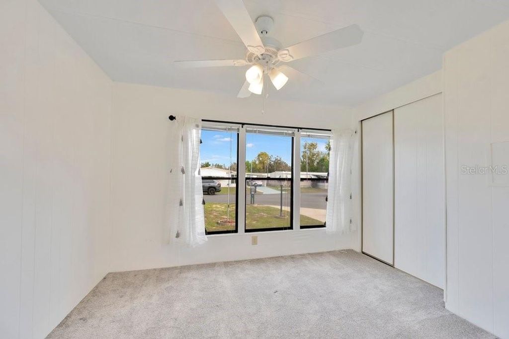 Image 12 of property listing at 423 MARTIN DRIVE, Lakeland, FL 33809