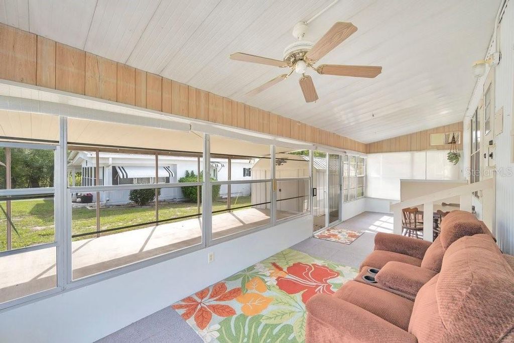 Image 14 of property listing at 423 MARTIN DRIVE, Lakeland, FL 33809