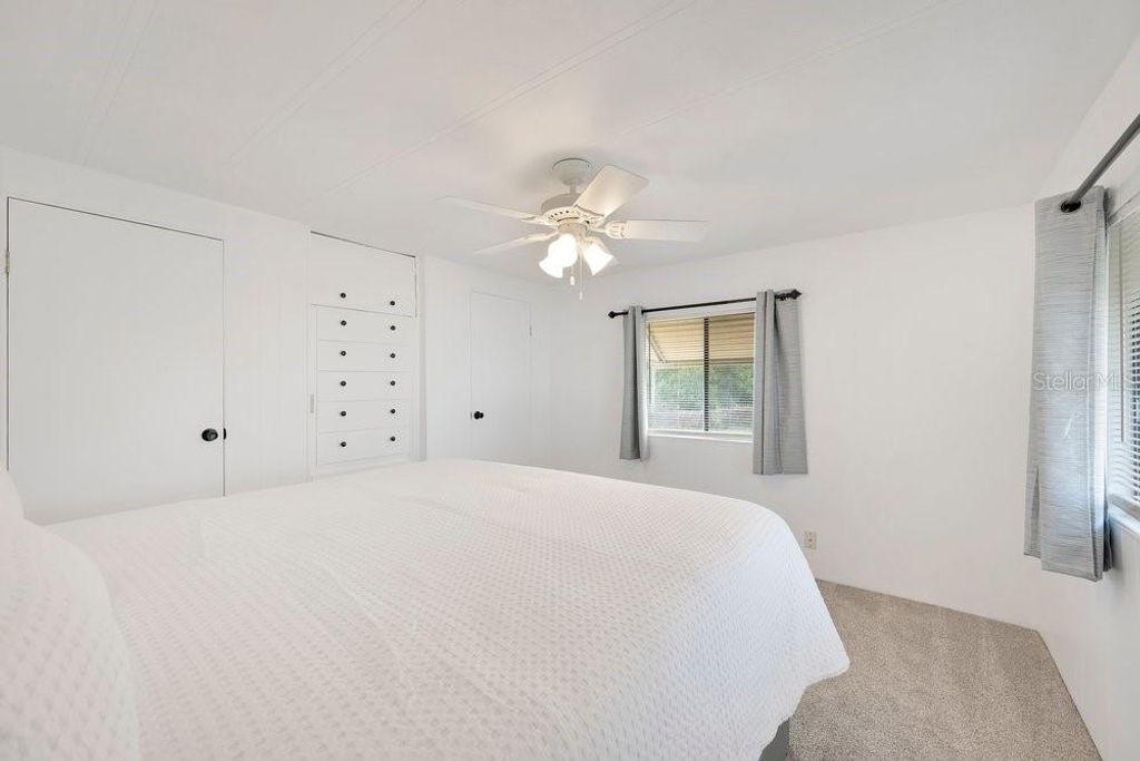 Image 6 of property listing at 423 MARTIN DRIVE, Lakeland, FL 33809
