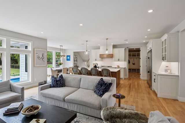 5195 Ranchview Lane N, Plymouth, MN 55446