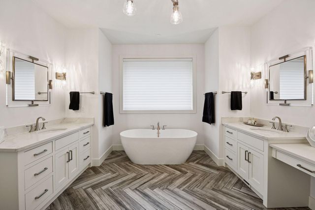 5195 Ranchview Lane N, Plymouth, MN 55446