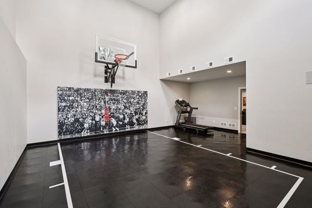 5195 Ranchview Lane N, Plymouth, MN 55446