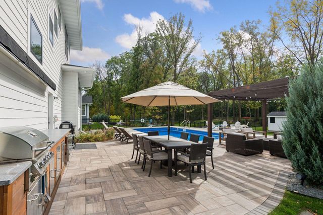 5195 Ranchview Lane N, Plymouth, MN 55446