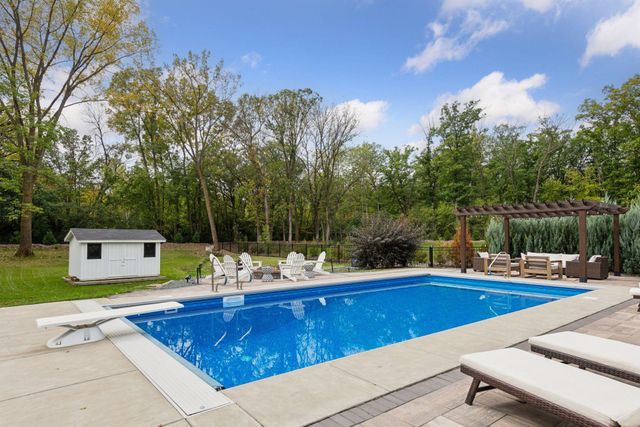 5195 Ranchview Lane N, Plymouth, MN 55446