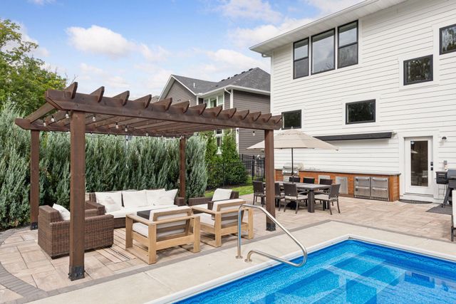 5195 Ranchview Lane N, Plymouth, MN 55446