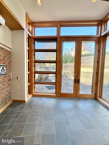 4567 25TH RD N, Arlington, VA 22207