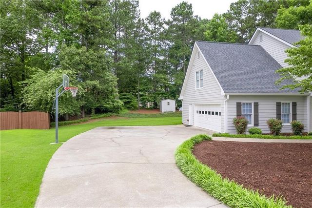 2232 Woodbriar Drive, Buford, GA 30518