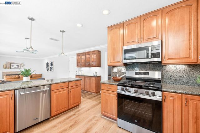 2140 Tanager Ct, Pleasanton, CA 94566