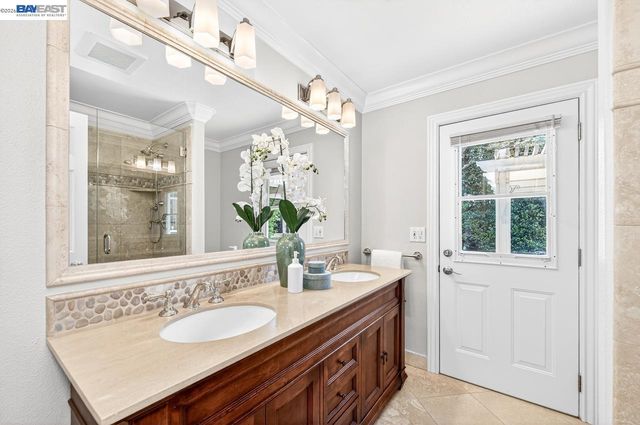 2140 Tanager Ct, Pleasanton, CA 94566