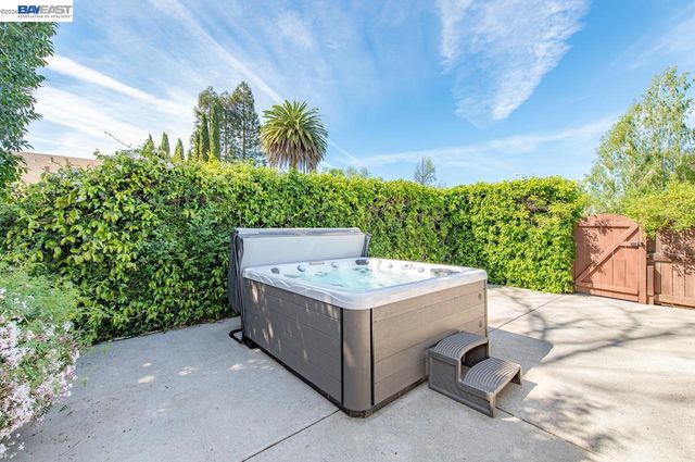 2140 Tanager Ct, Pleasanton, CA 94566