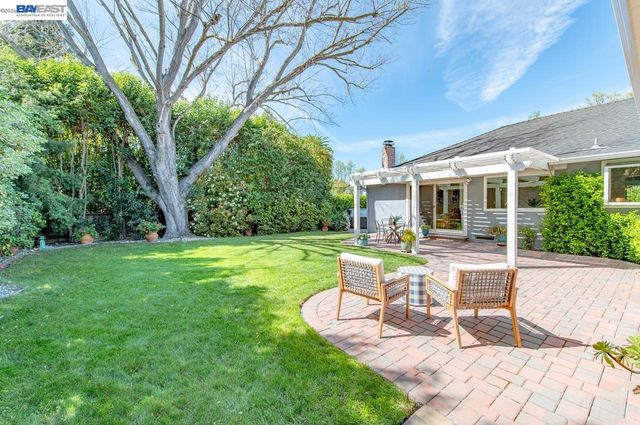 2140 Tanager Ct, Pleasanton, CA 94566