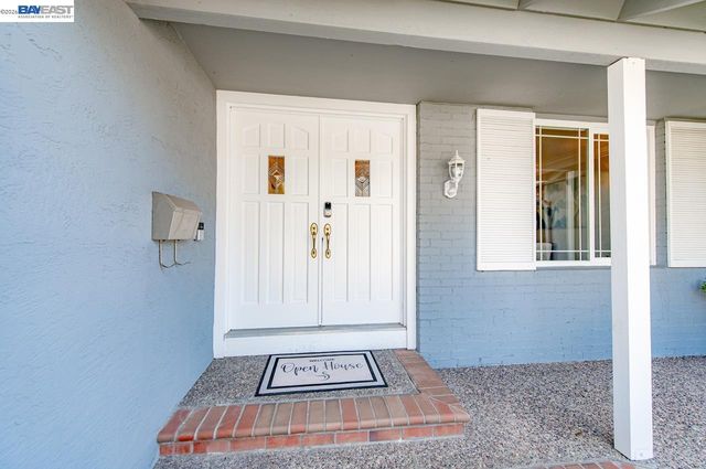 2140 Tanager Ct, Pleasanton, CA 94566