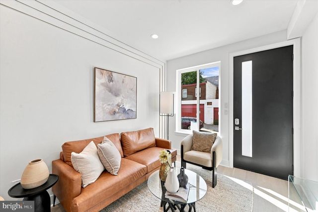 2511 SEPVIVA ST, Philadelphia, PA 19125