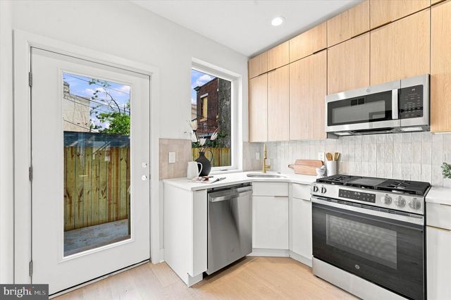 2511 SEPVIVA ST, Philadelphia, PA 19125