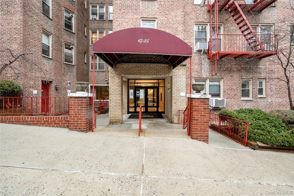 67-25 Clyde Street 3M, Forest Hills, NY 11375