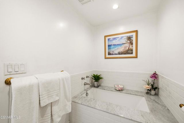 1133 9th Street 102, Santa Monica, CA 90403