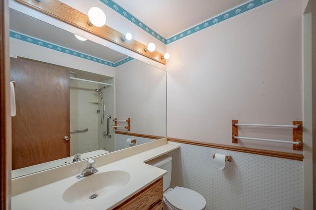 110 Crab Tree LANE, Racine, WI 53406