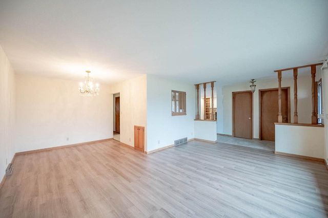 110 Crab Tree LANE, Racine, WI 53406