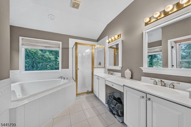 3 Cliff Rd, Wayne Twp., NJ 07470