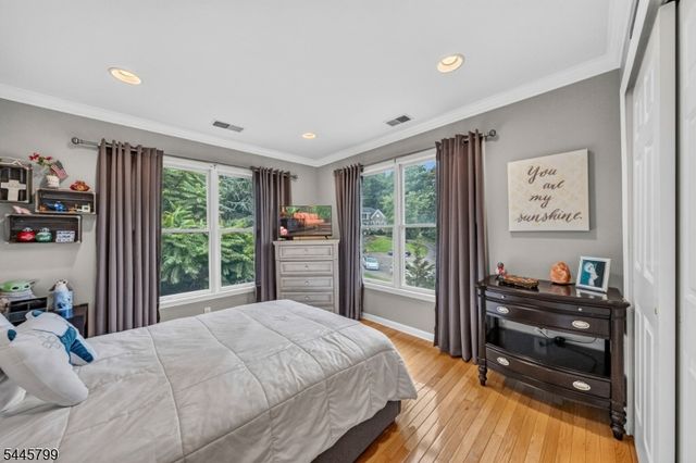 3 Cliff Rd, Wayne Twp., NJ 07470