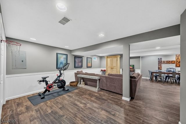 3 Cliff Rd, Wayne Twp., NJ 07470