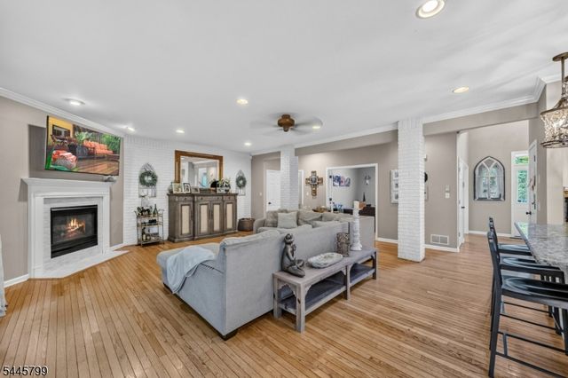3 Cliff Rd, Wayne Twp., NJ 07470