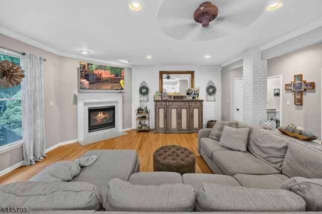 3 Cliff Rd, Wayne Twp., NJ 07470