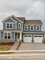 494 Carriage House Ln, Hendersonville, TN 37075