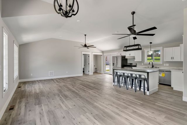 120 E Boiling Springs Rd, Portland, TN 37148