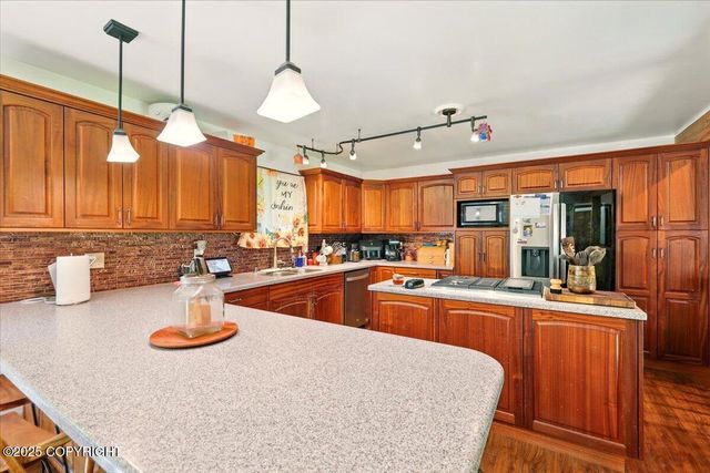 7965 S Settlers Bay Drive, Wasilla, AK 99623