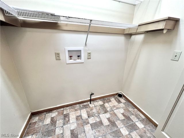 4720 Strouble Drive NW, Canton, OH 44718