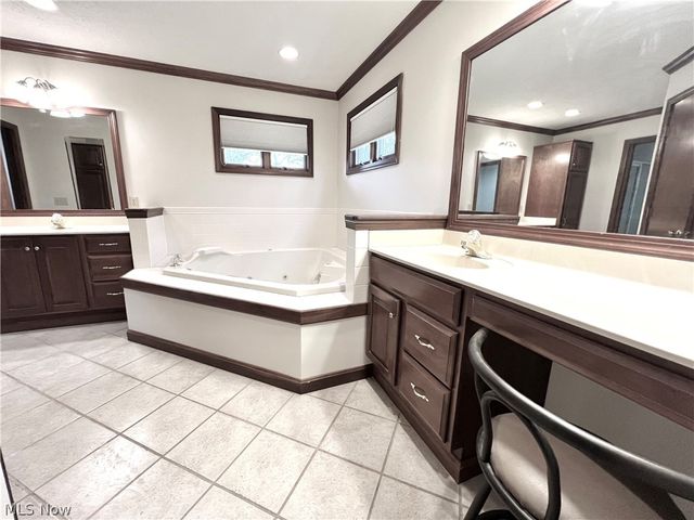 4720 Strouble Drive NW, Canton, OH 44718