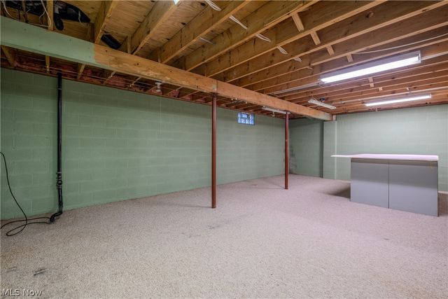 4720 Strouble Drive NW, Canton, OH 44718