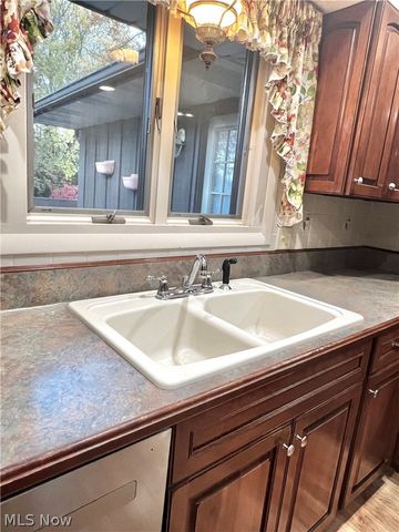 4720 Strouble Drive NW, Canton, OH 44718