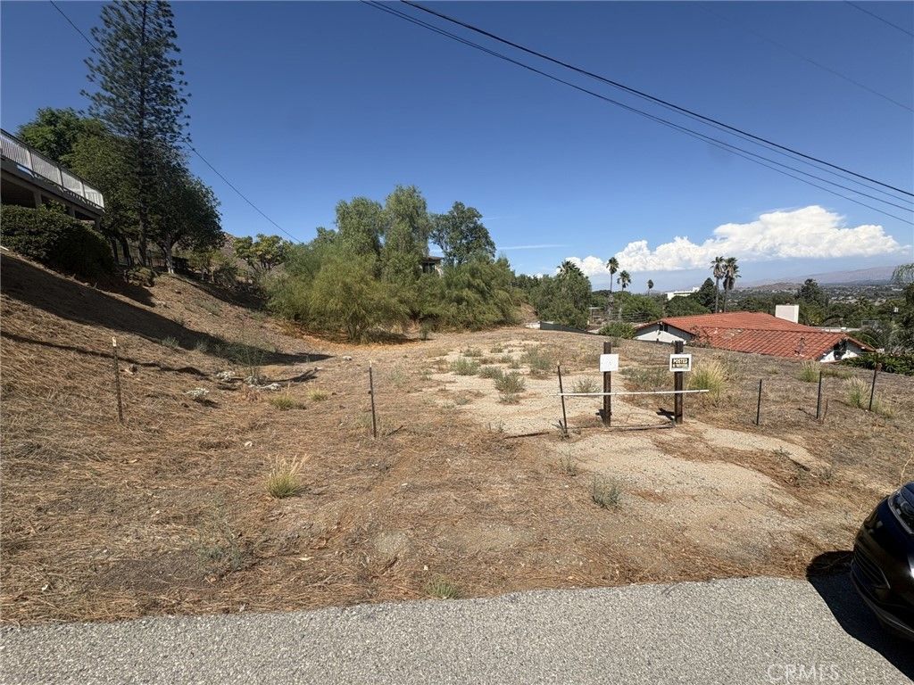 12115 Knoefler Drive, Riverside, CA 92505 — exterior