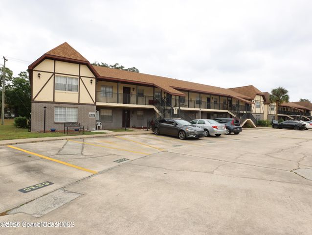 3147 Sir Hamilton Circle 10, Titusville, FL 32780