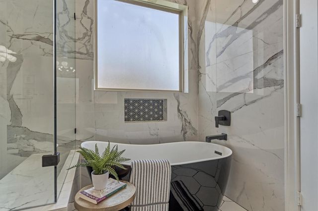 226 Hampton Glen Road, Montgomery, TX 77356