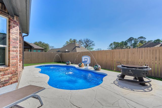 226 Hampton Glen Road, Montgomery, TX 77356