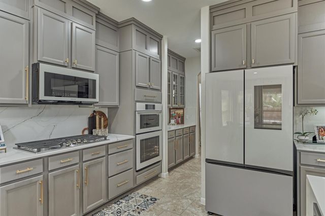 226 Hampton Glen Road, Montgomery, TX 77356