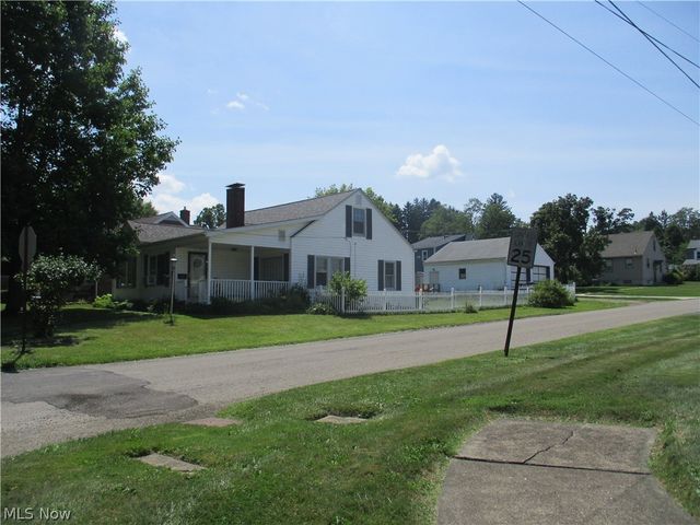 102 Parkgate Avenue, Austintown, OH 44515